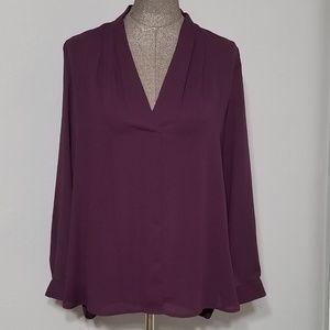 Vince Camuto v-neck long sleeve blouse, size M